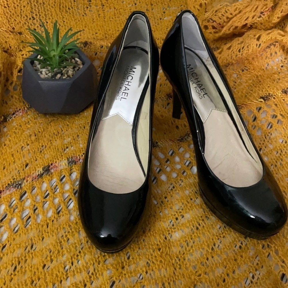 - 👠👠- - Michael Kors Women's Pump Black Ionna Platform Patent Leather. Siz…
